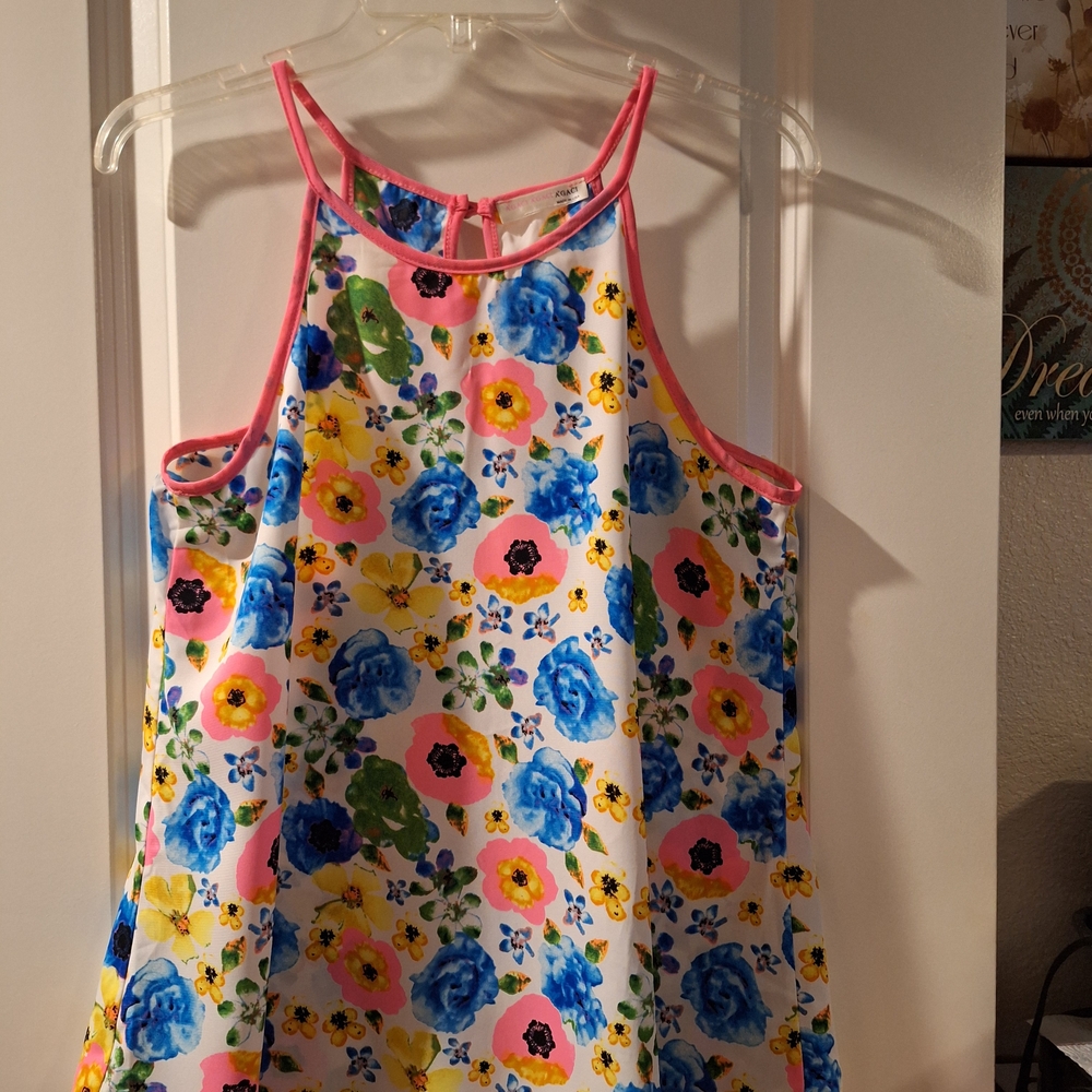 A'gaci Floral Top with Pink Trim Cute For Picnics!!!